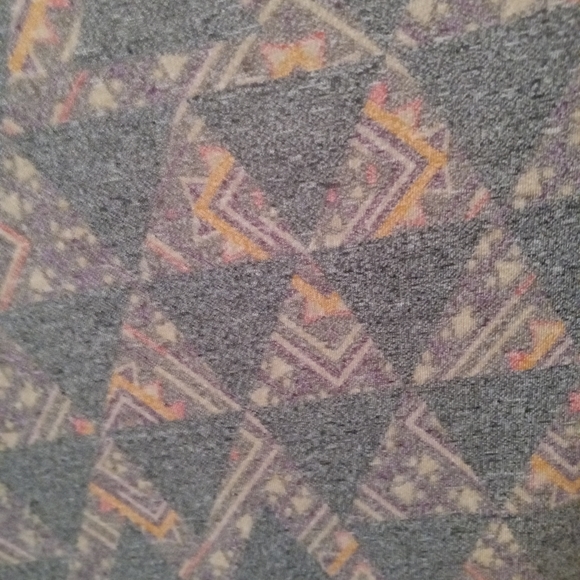 NWOT 2X LuLaRoe top - Picture 3 of 4